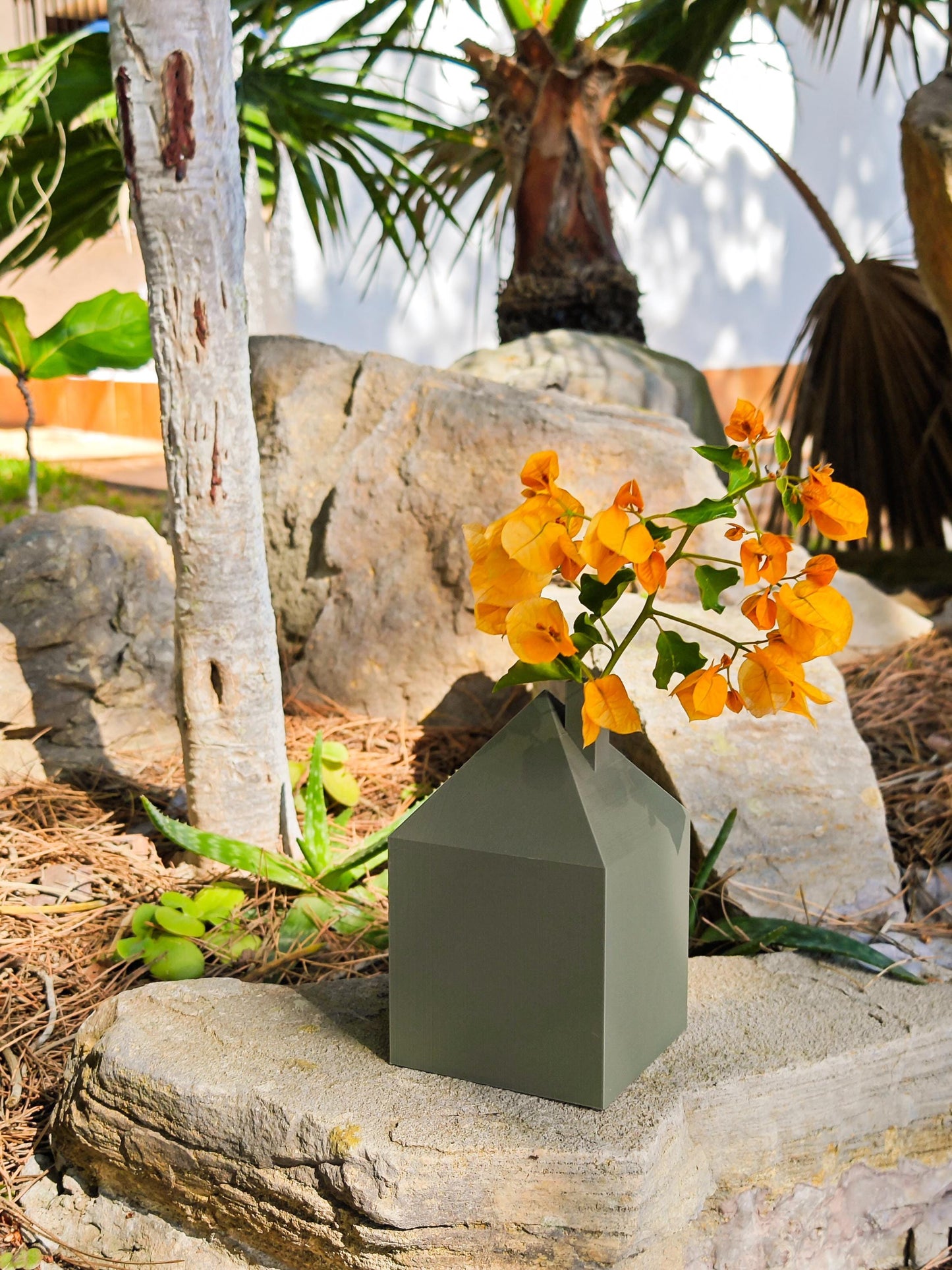 Flome Vase, a Home for your Flowers