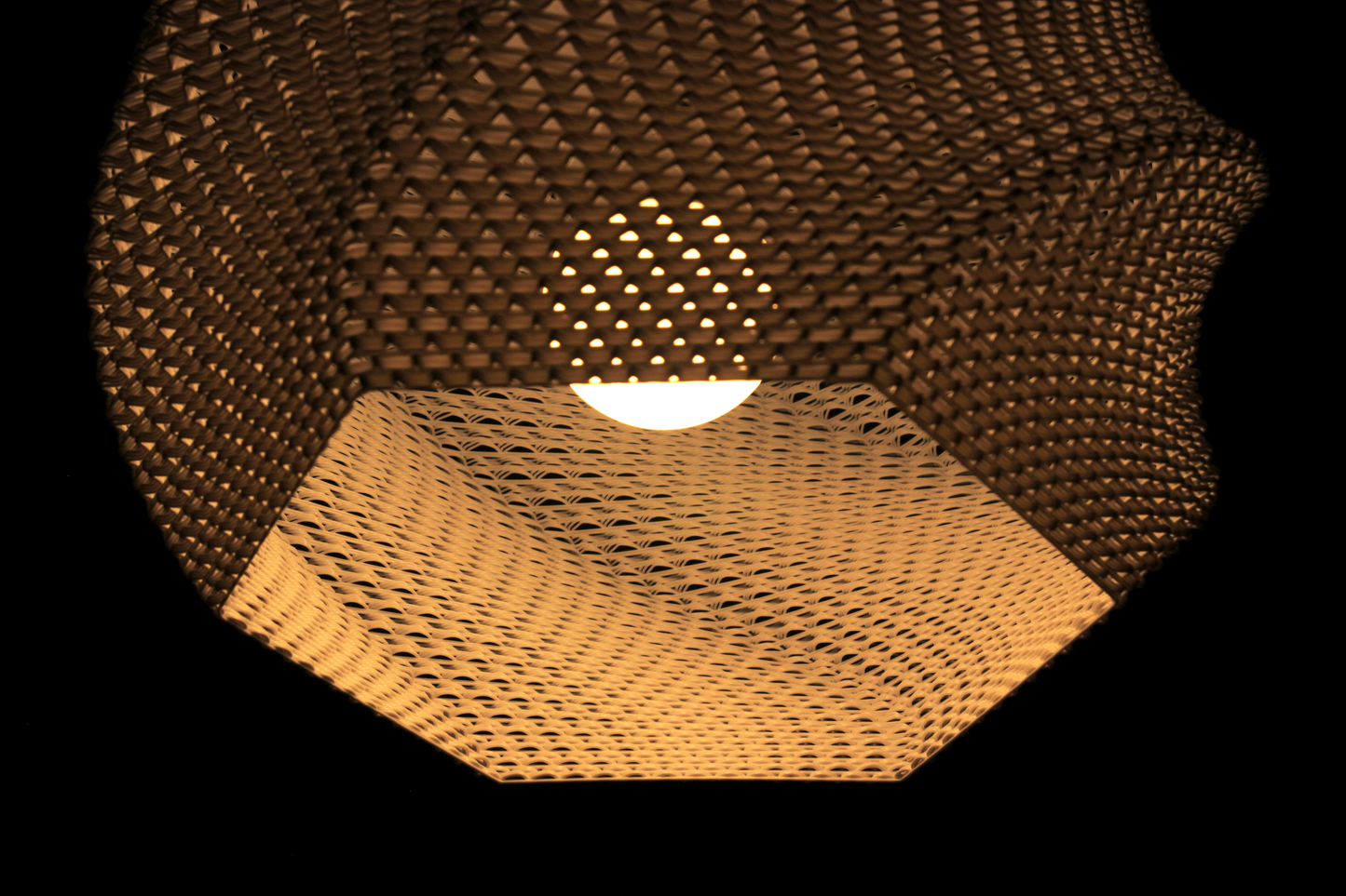 Sofía RippleMesh Lampshade – Sculptural 3D Printed Lighting